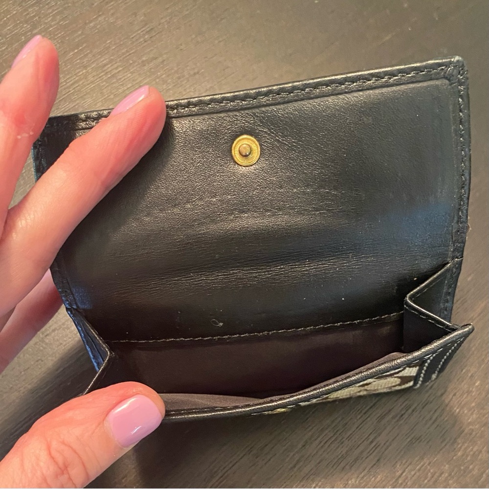 Vintage Leather C Logo Coach Snap Wallet - Picture 4 of 15